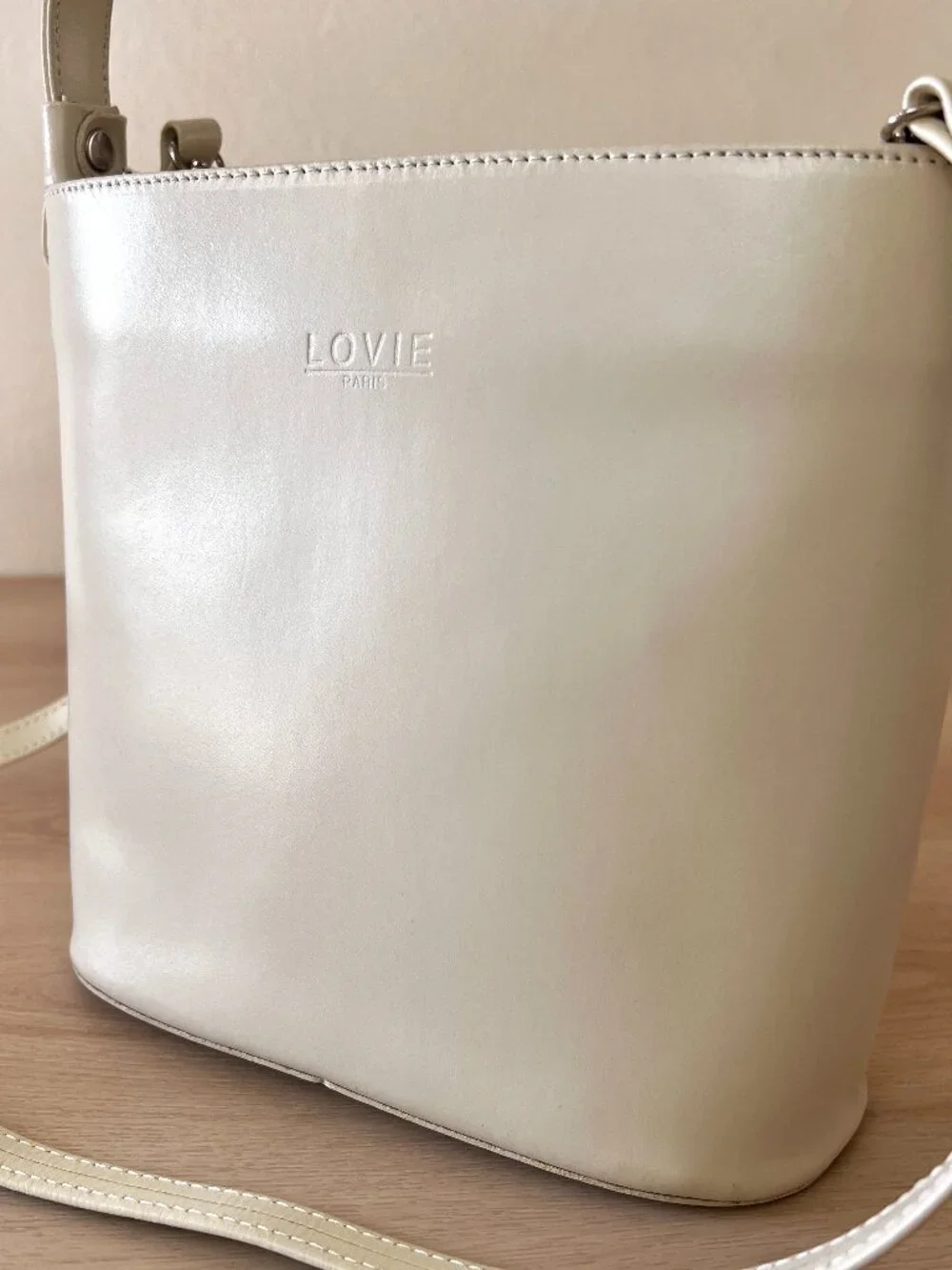 LOVIE Paris Faux Leather Cream Lady Like Top Handle Structured Bucket Crossbody